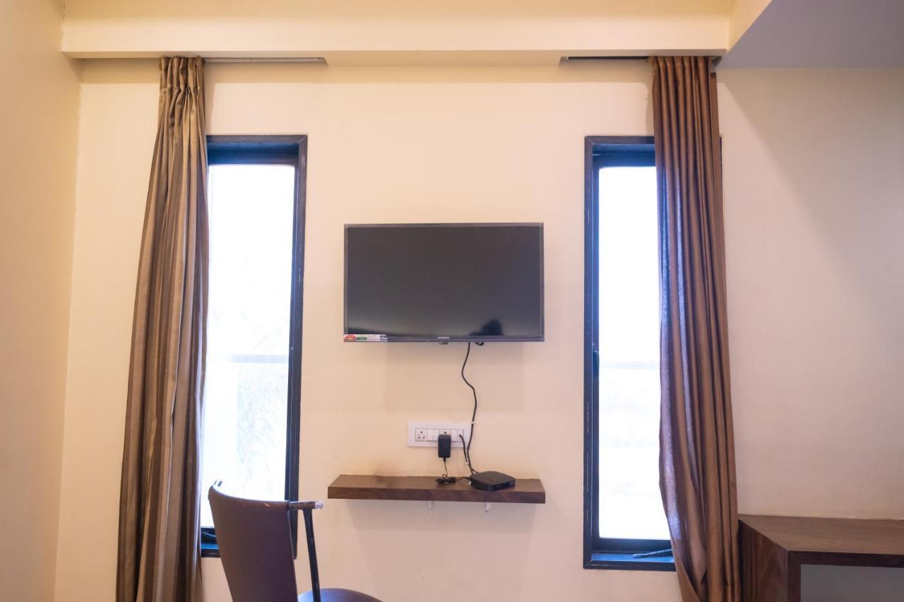 Vijaya Hill View Residency Hotel Navi Mumbai Kültér fotó